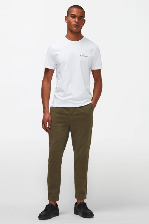 JOGGER CHINO LUXE PERFORMANCE SATEEN OLIVE